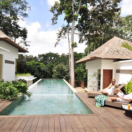 The Luku Villa Buwit Exterior photo