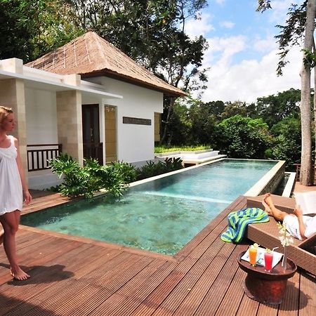 The Luku Villa Buwit Exterior photo