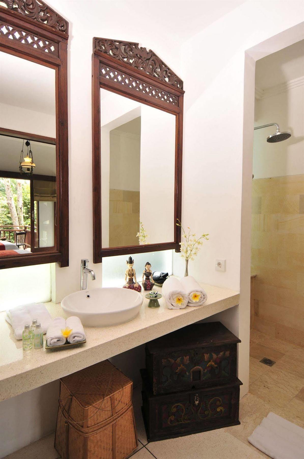 The Luku Villa Buwit Exterior photo