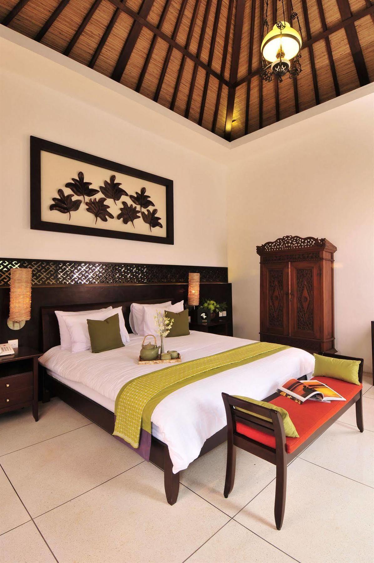 The Luku Villa Buwit Exterior photo