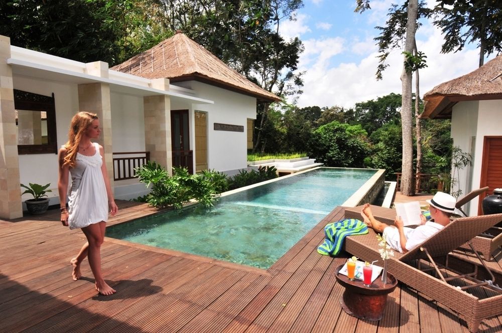 The Luku Villa Buwit Exterior photo